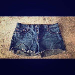 Dark Wash Levi’s Cutoffs